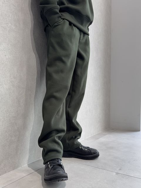 ボリュームと軽さのある高機能あぜ編みジャージセットアップ