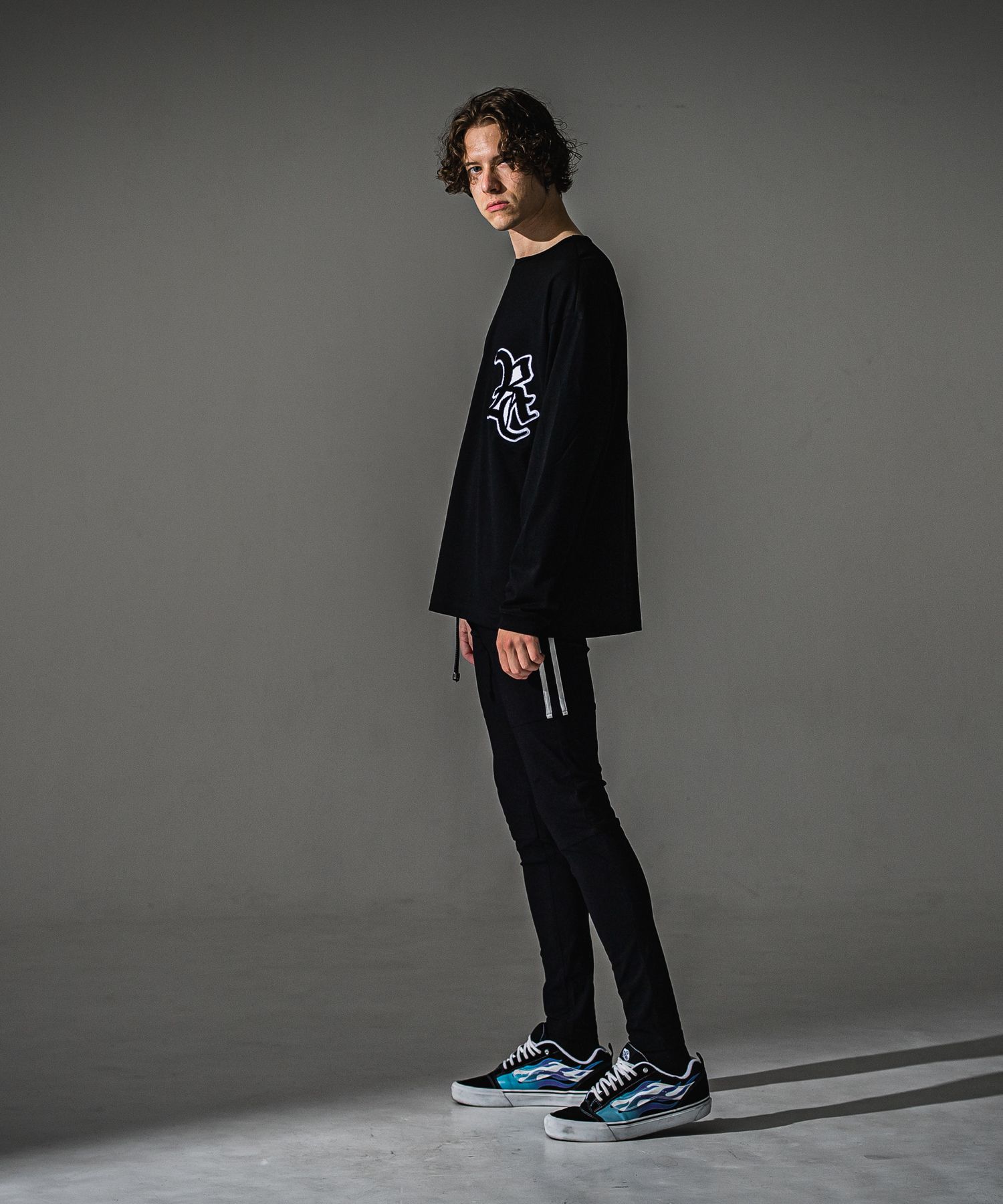 RC OVER LONGSLEEVE TEE / RC41-T-001 / オーバーサイズ長袖RCロゴワッペンTシャツ / ブラック×ホワイト (7月中旬入荷予定)