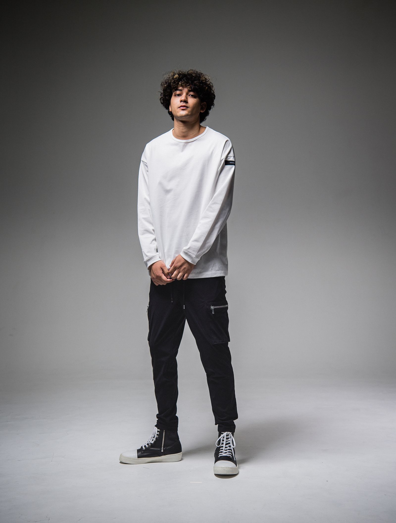 BACK ID ROGO LONG SLEEVE / RC25-T-001 / バックロゴビッグロングTシャツ / ホワイト