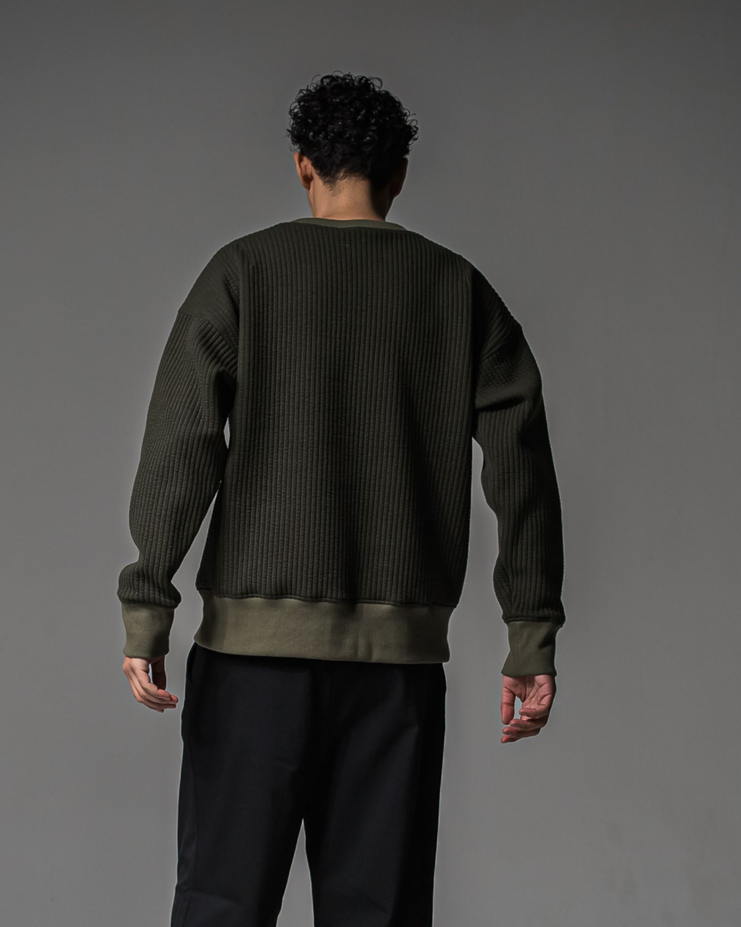 STRIPE QUILTING DROP TRAINER / RC37-C-003 / ストライプキルティングトレーナー / カーキ (9月下旬入荷予定)