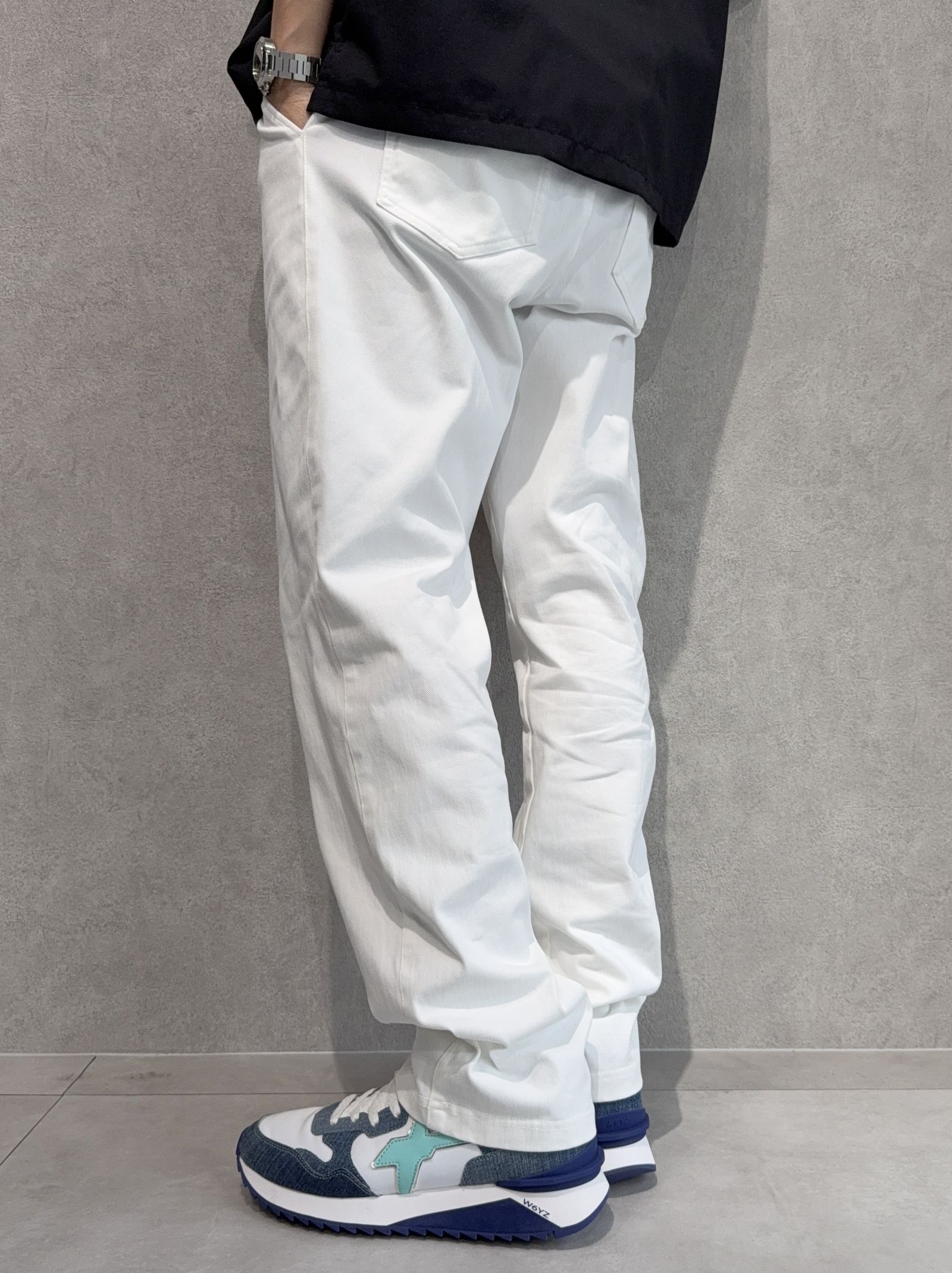 BSXDESCENTE / WHITE スニーカー adidas Men's Lifestyle ZX 8000 Sneakers - White adidas US