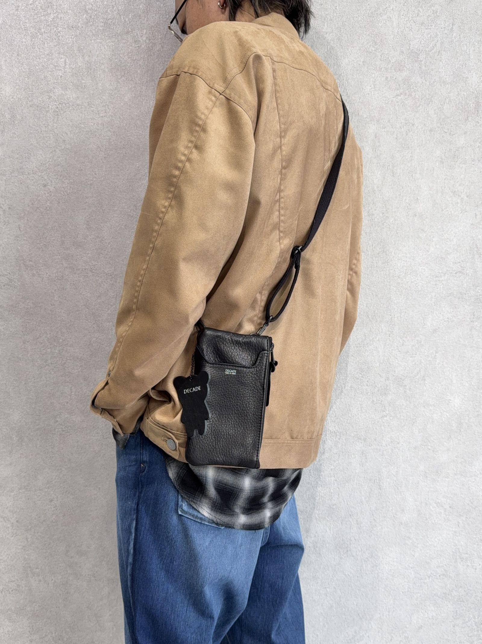 オイルドレザー スマホショルダーバッグ / DCD-01415B / ブラック×ブラック