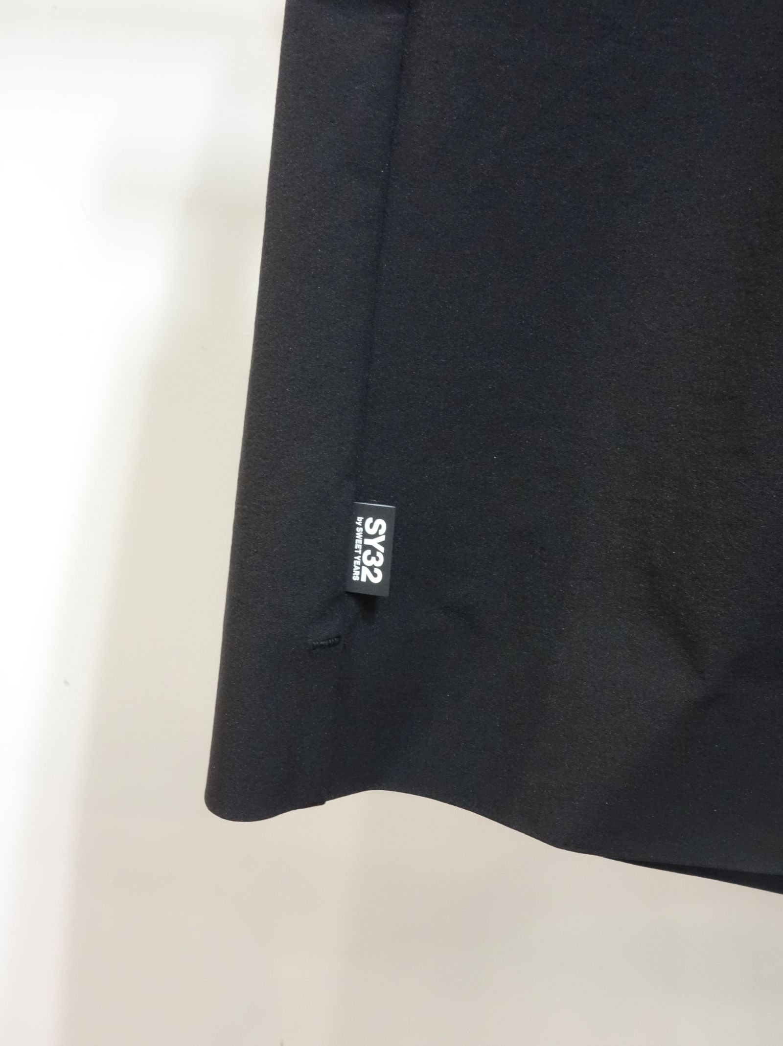 HIGH-TECH SHORT PANTS / 11451 / ハーフパンツ