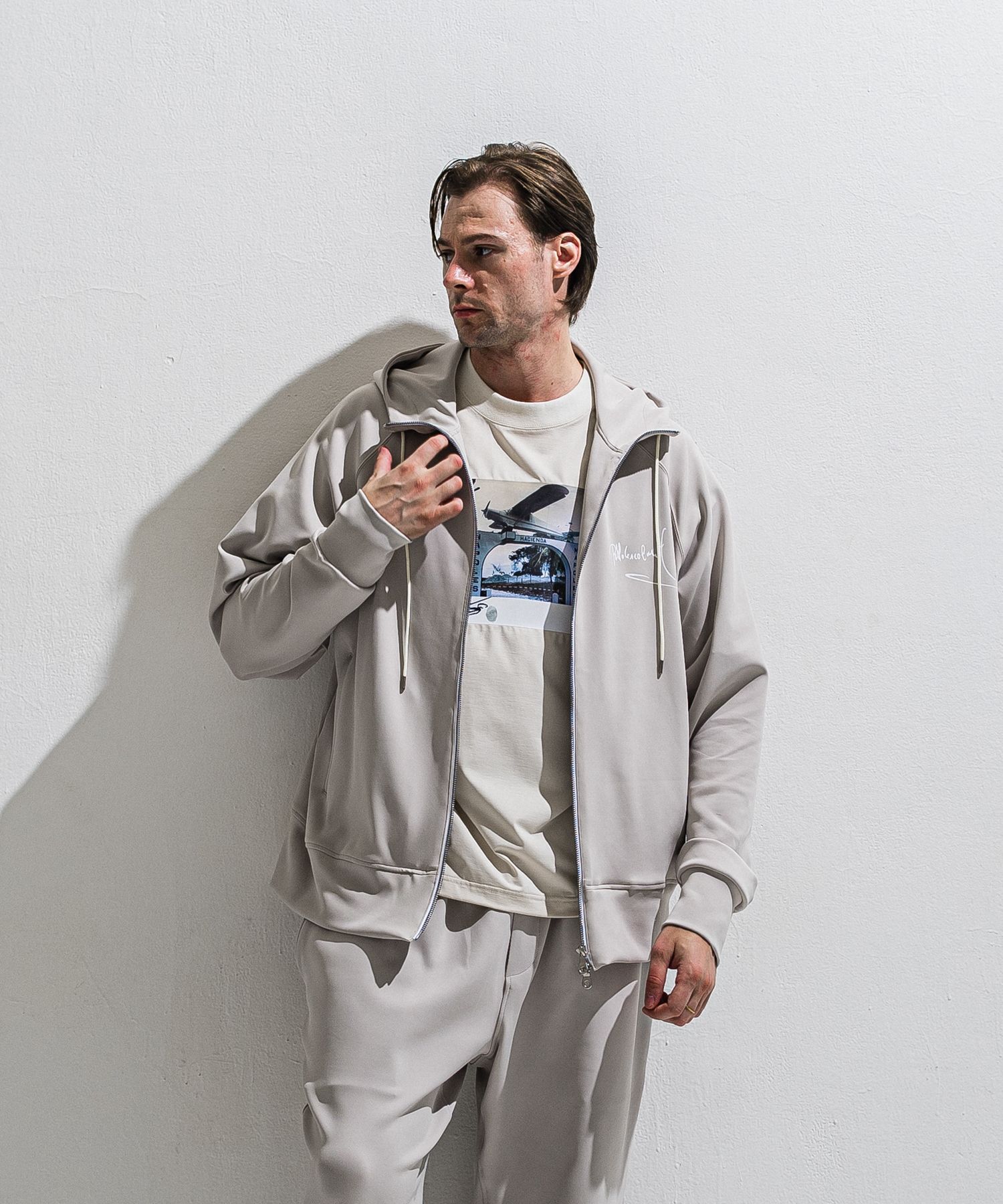 SIGN ZIP HOODIE / DP1-C-002 / サインプリントジップパーカー / グレージュ (2月上旬入荷予定)