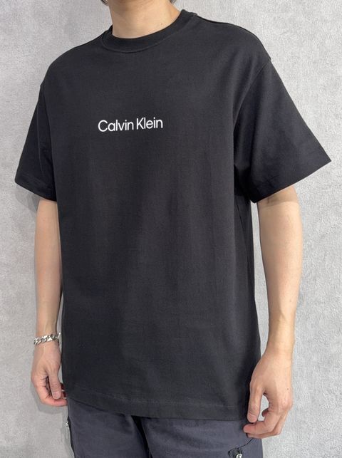 スタンダードロゴ リラックスクルーネックTシャツ / 40HM228 / BAE(ブラック)