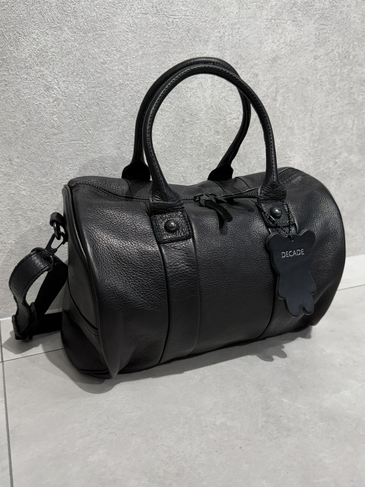 オイルドカウレザー ボストンショルダーバッグ / DCD-01516B / ブラック×ブラック