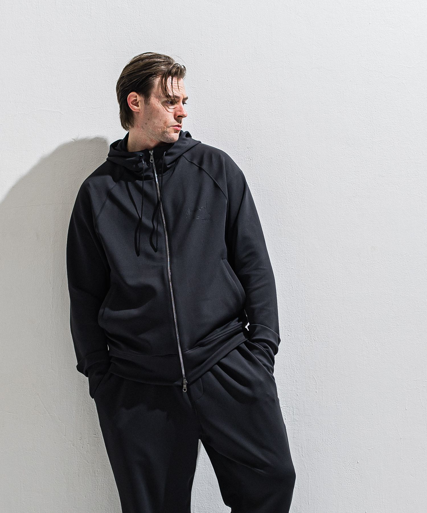 SIGN ZIP HOODIE / DP1-C-002 / サインプリントジップパーカー / ブラック (2月上旬入荷予定)