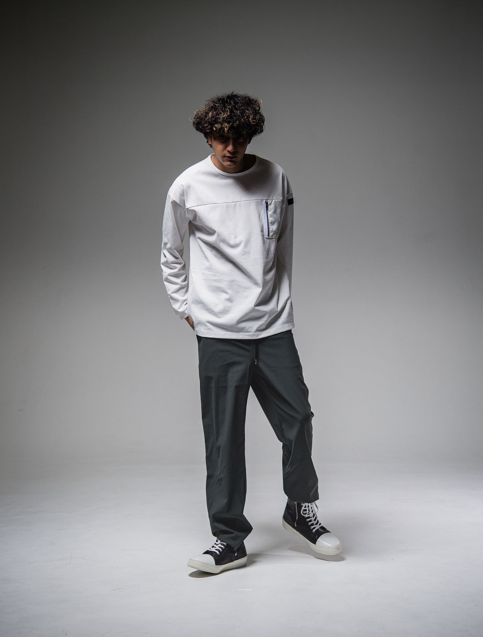 CHRIS EASY WIDE PANTS / RC25-ST-016W / ナイロンワイドパンツ / カーキ
