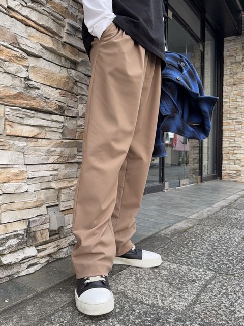 ブルーチェックCPOにブラウンパンツの秋コーデ