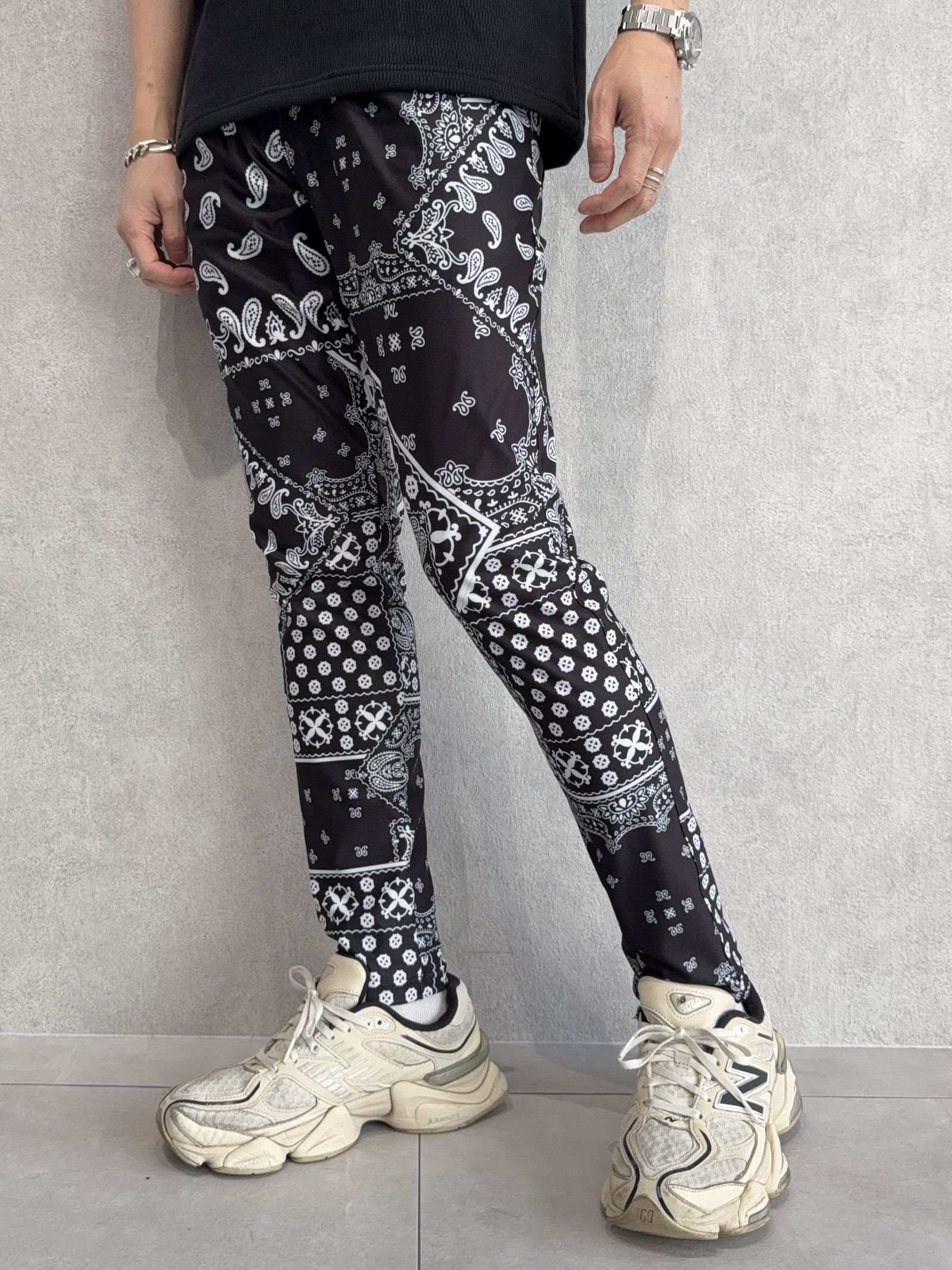 CHRIS EASY TUCK PANTS / RC39-ST-016T / ナイロンイージータックパンツ / バンダナブラック