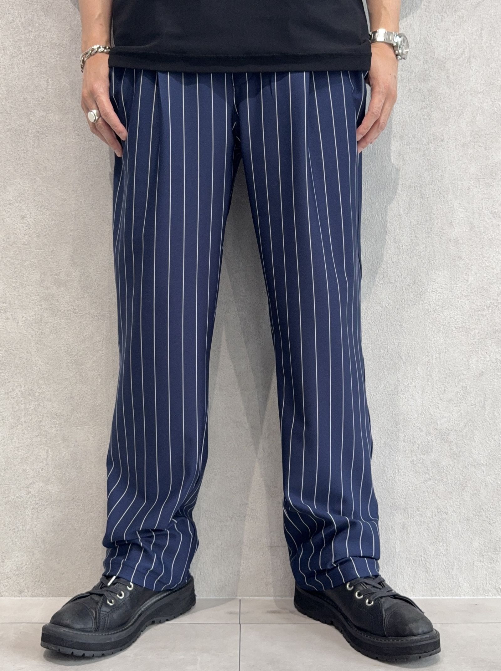 CHRIS EASY WIDE TUCK PANTS / RC35-ST-016WT / ワイドタックパンツ / ネイビーストライプ