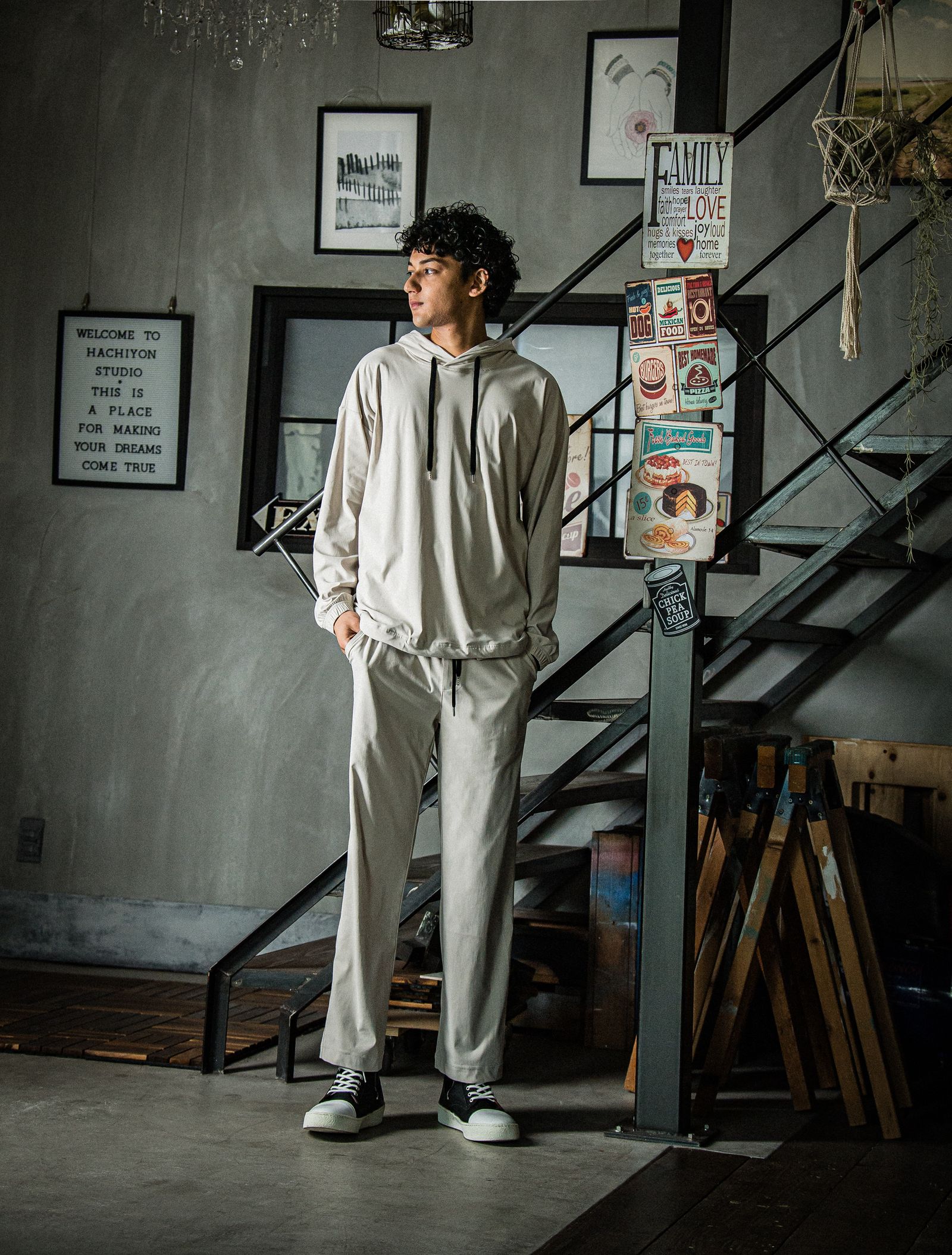 CHRIS EASY WIDE PANTS / RC31-ST-016W / ナイロンワイドパンツ / グレージュ