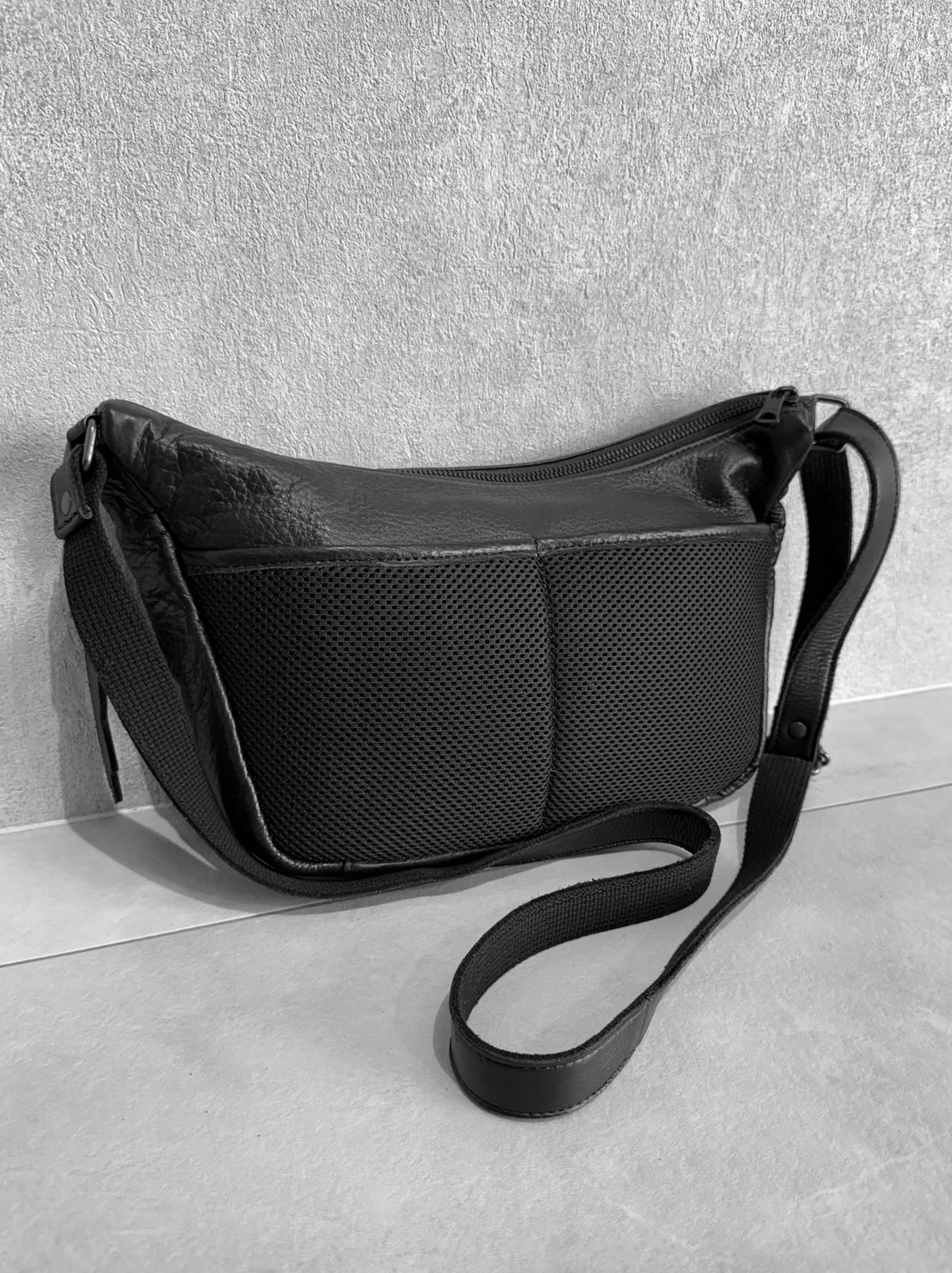 オイルドカウレザー ミニショルダーバッグ / DCD-01542B / ブラック×ブラック