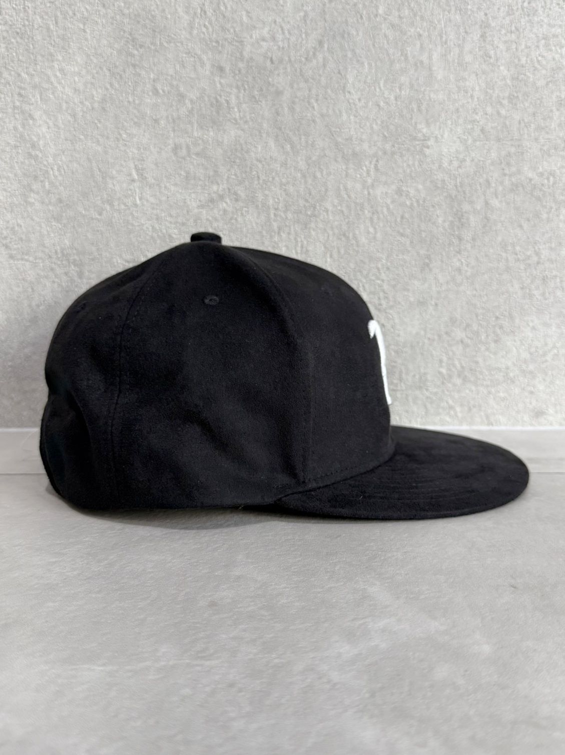 SUEDE RC BB CAP / RC37-CAP-001 / スエードエコレザーべースボールキャップ / ブラック×ホワイト