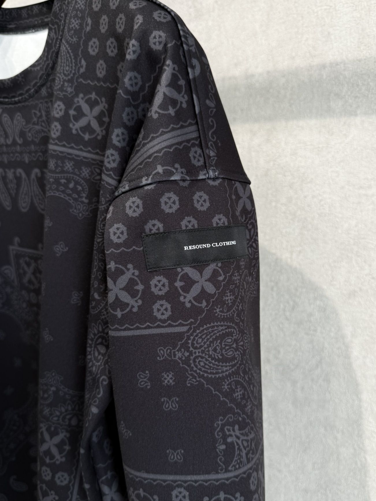 PAISLEY BACK FLEECE DROP TRAINER / RC38-C-008 / 裏起毛ペイズリートレーナー / ブラック