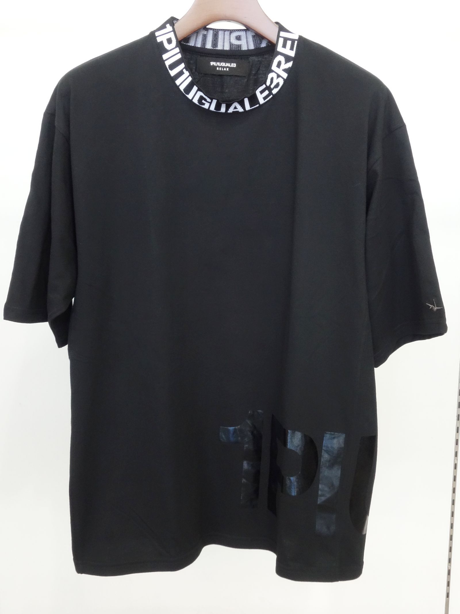 ワイドネックロゴ半袖Tシャツ / ust-21042