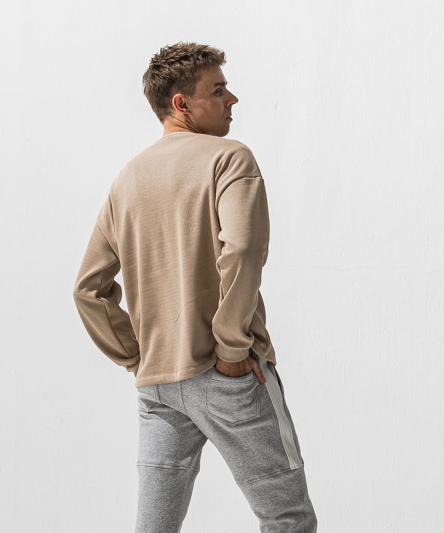 OVER HENRY VELOURS FLEECE THERMAL / RC42-C-004 / 裏起毛オーバーサイズヘンリーネックサーマル / ブラウン (10月下旬入荷予定)
