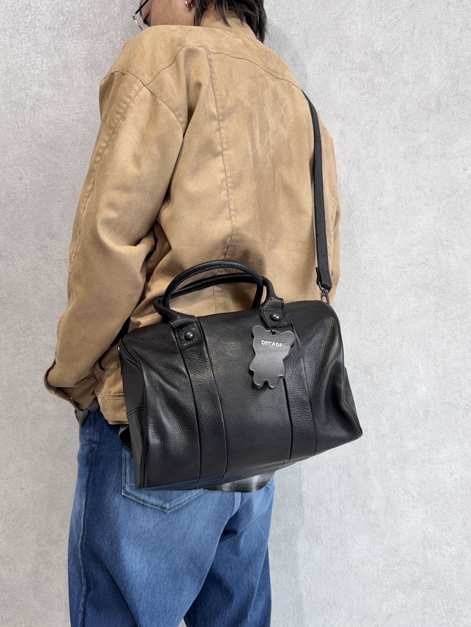 オイルドカウレザー ボストンショルダーバッグ / DCD-01516B / ブラック×ブラック