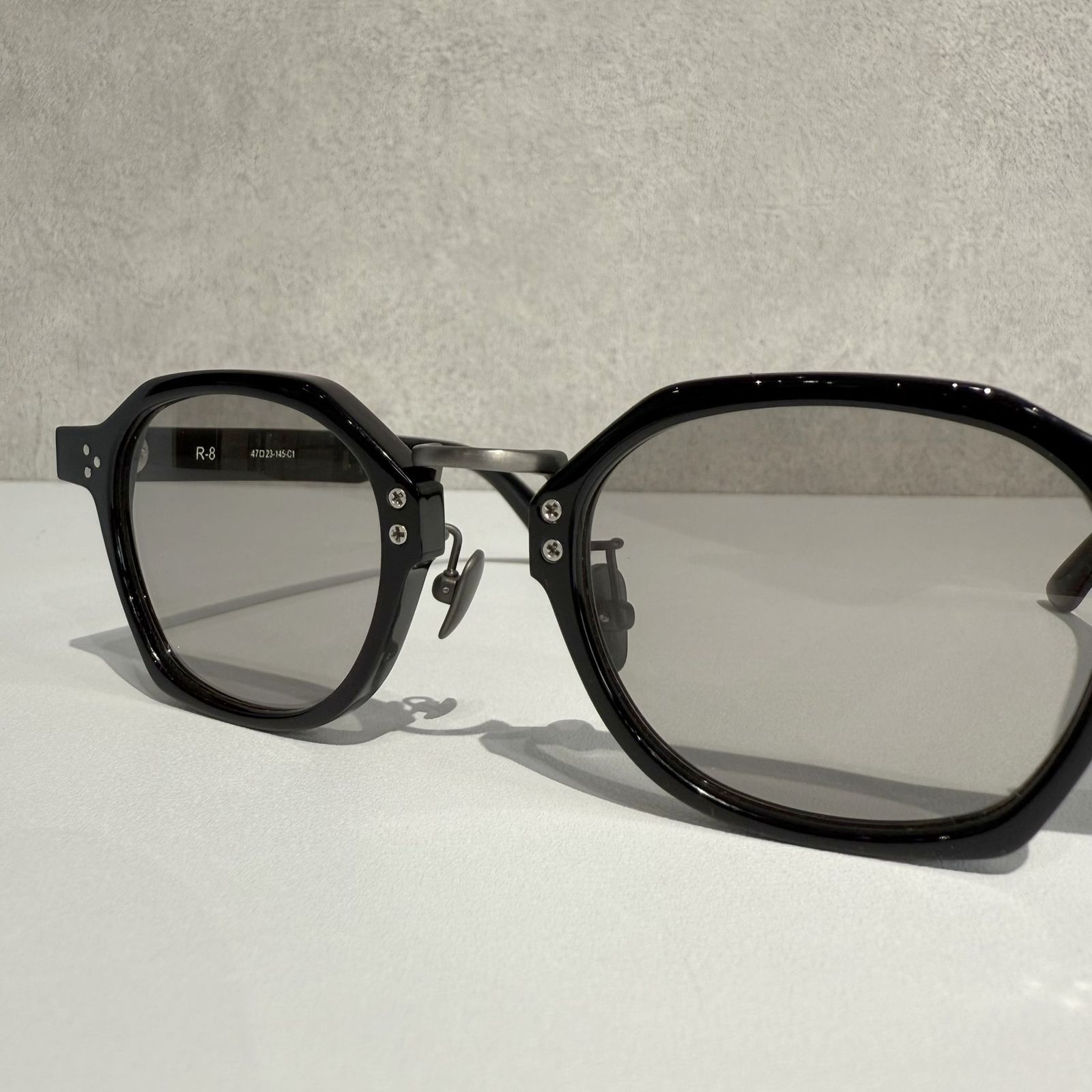 NEW. Revision R-8 / サングラス / ブラック