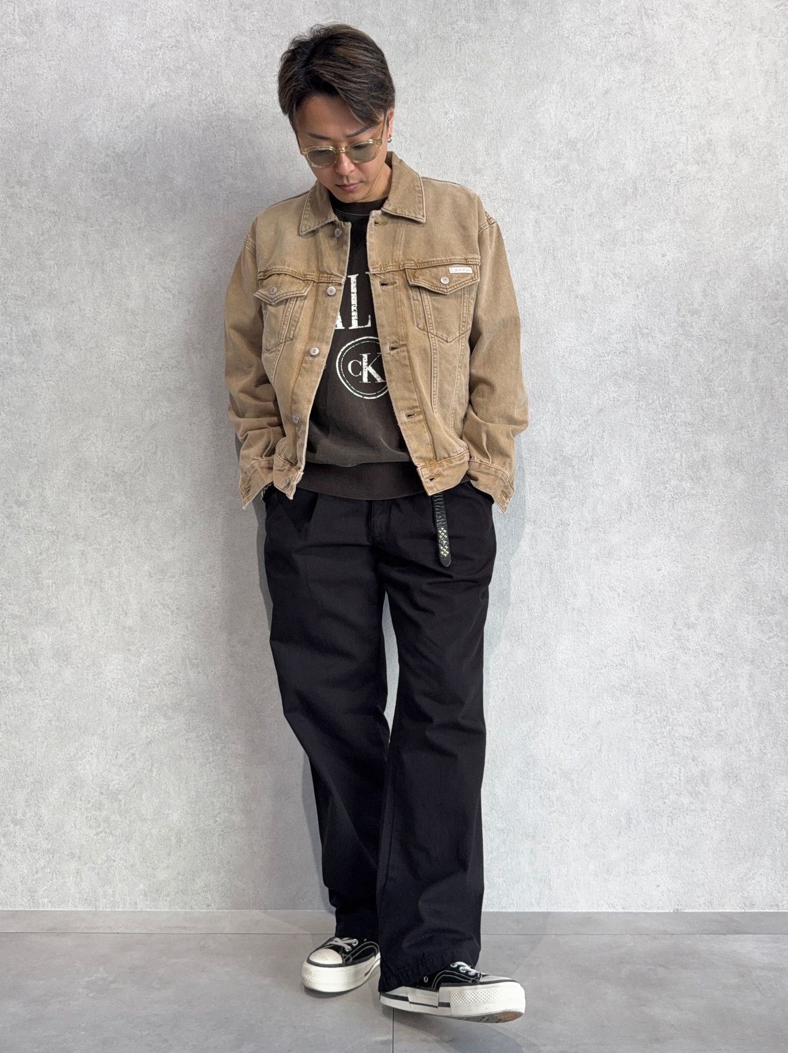 【Calvin Klein】×【RESOUND】ブラックデニムで引き締めた秋の新作コーデ
