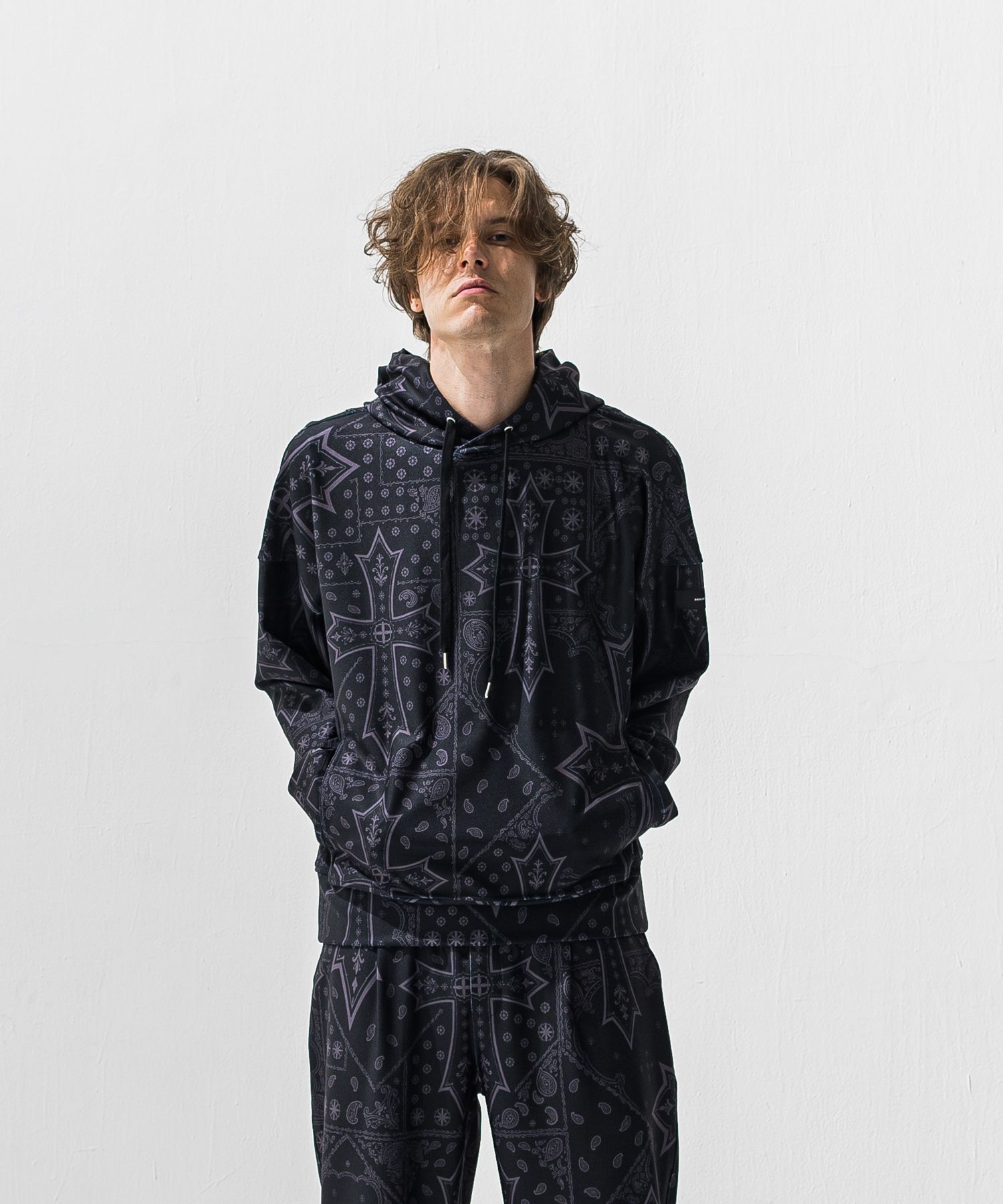 OVER HOODIE / RC42-C-011 / プルオーバーパーカー / クロスブラック (1月上旬入荷予定)