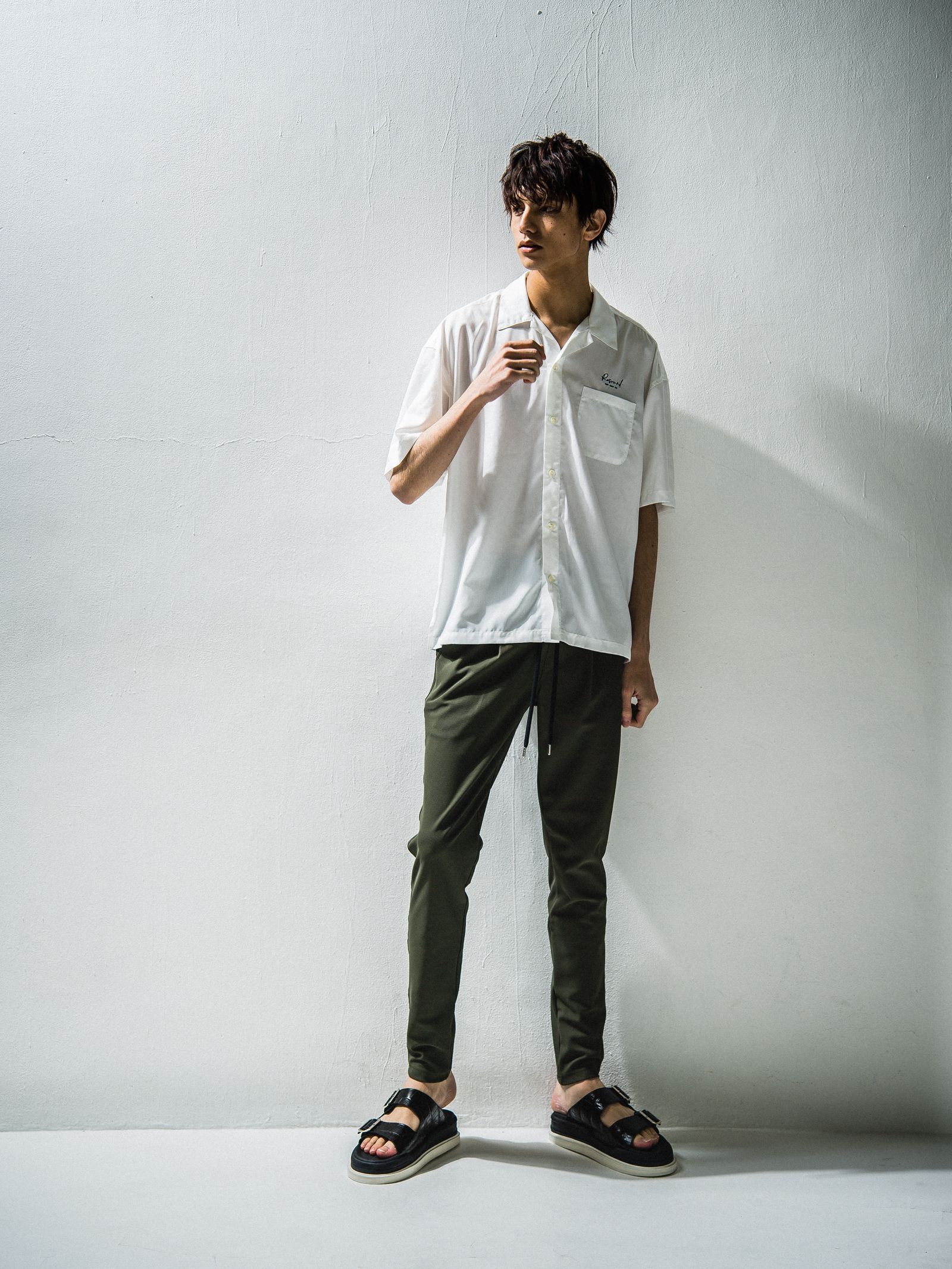 CHRIS EASY TUCK PANTS / RC24-ST-016T / イージータックパンツ / カーキ