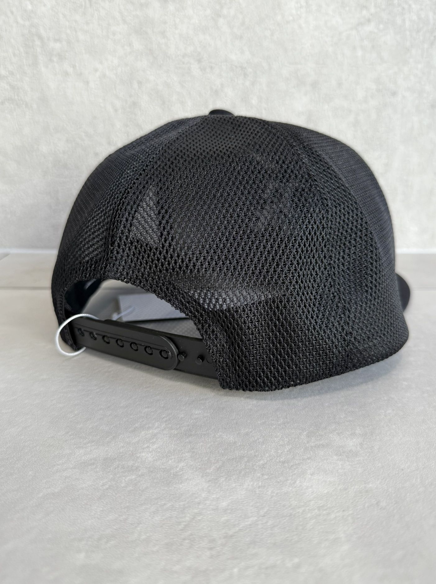 RC MESH CAP / RC35-CAP-002 / ロゴ刺繍メッシュキャップ / ブラック×ホワイト