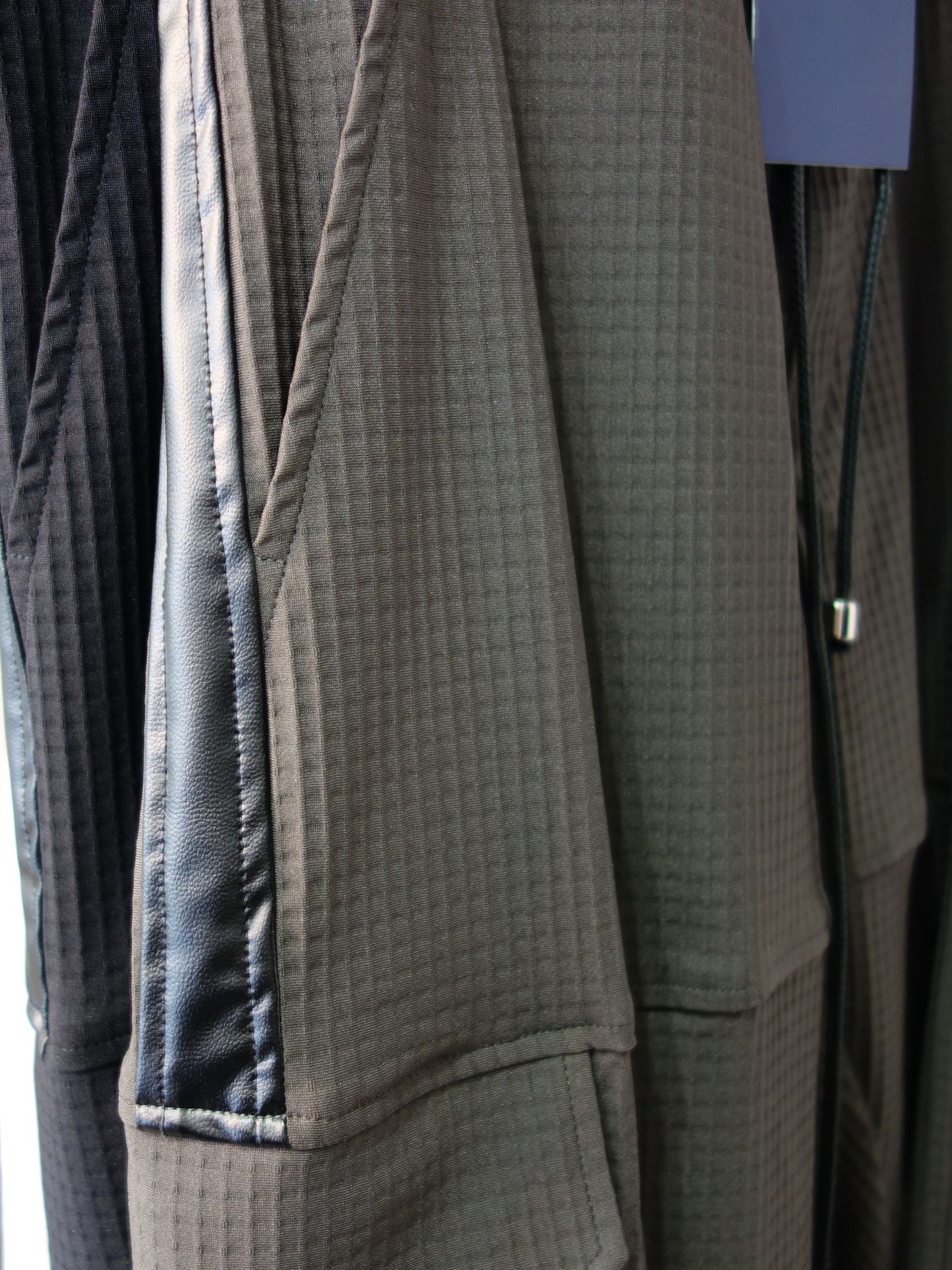 HV NYLON DARRELL CARGO PT / RC25-ST-010 / レザーラインカーゴパンツ / リップルチャコール