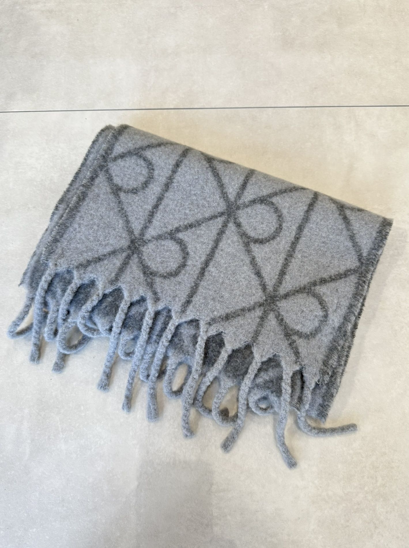 AOP BRUSHED HW SCARF / 4D8072G / N3Z(グレー)