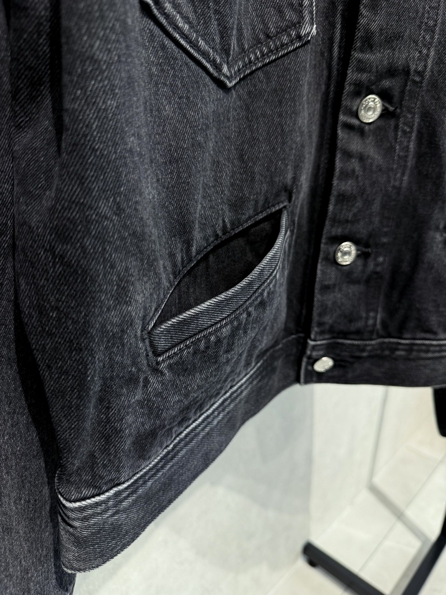 80s アイコントラッカー205ブラックシャインデニムジャケット / 4RD738G / 01H(ブラック)