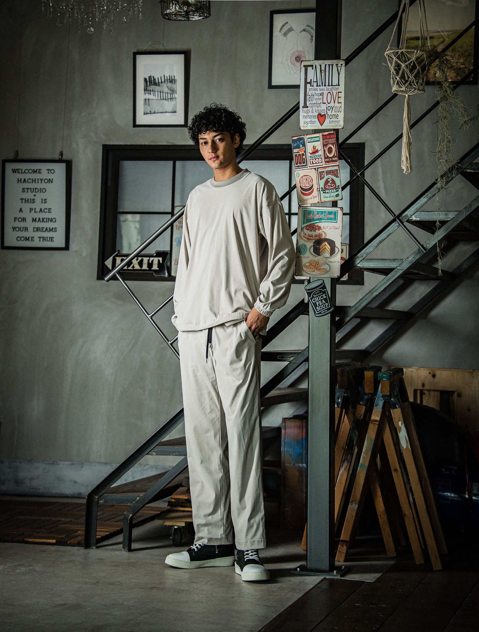 CHRIS EASY WIDE PANTS / RC31-ST-016W / ナイロンワイドパンツ / グレージュ