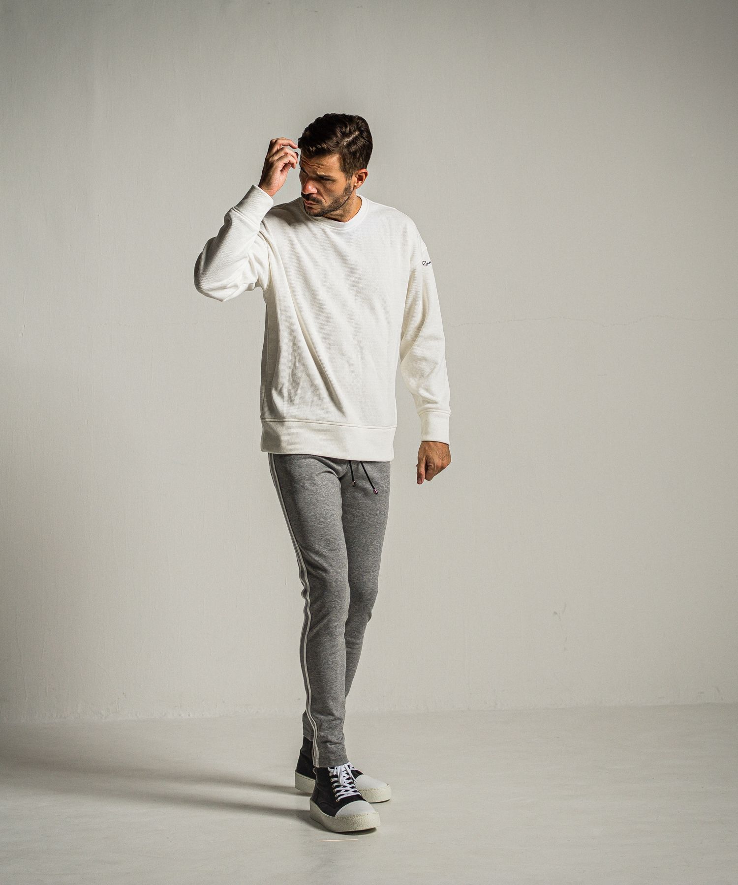 RESOUND CLOTHING - VELOURS FLEECE THERMAL LOOSE TRAINER