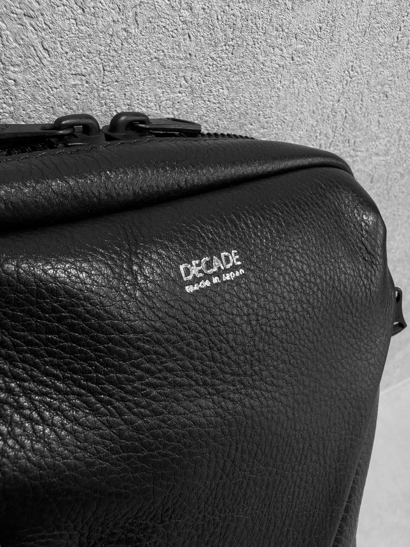 オイルドカウレザー ボディショルダーバッグ / DCD-01367B / ブラック×ブラック