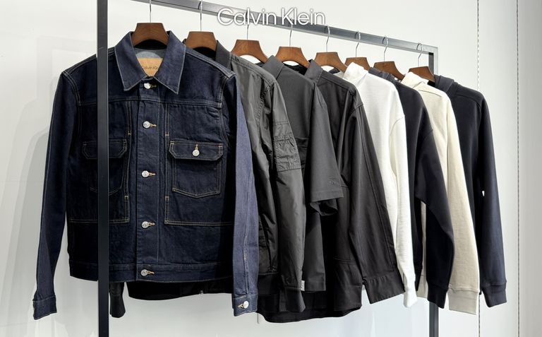 新規取扱いの【AKM Contemporary】から、上質シープスキンの 新規取扱いの【AKM Contemporary】から、上質シープスキンの