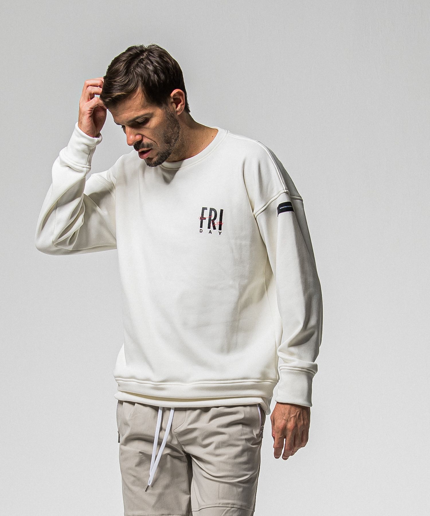 【FRIDAYコラボ】 FRIDAY STANDARD LOGO VELOURS FLEECE TRAINER / RCF1-C-004 / 裏起毛FRIDAYスタンダードロゴトレーナー / ホワイト (11月上旬入荷予定)