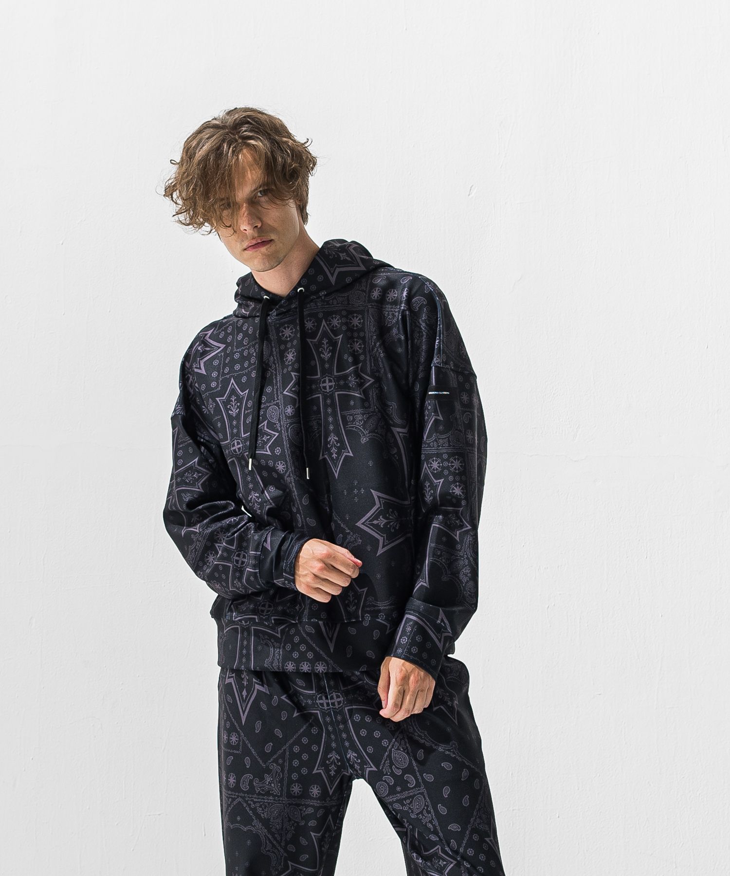 OVER HOODIE / RC42-C-011 / プルオーバーパーカー / クロスブラック (1月上旬入荷予定)