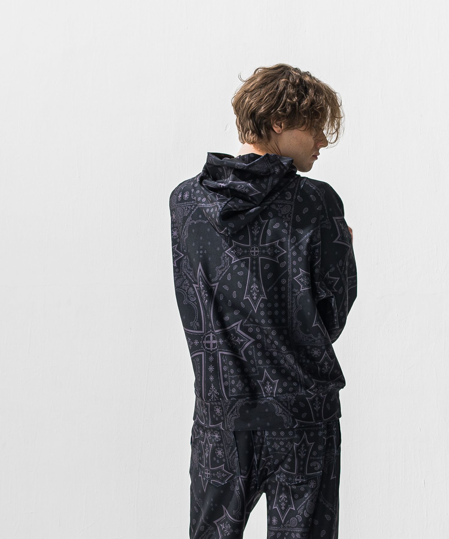 OVER HOODIE / RC42-C-011 / プルオーバーパーカー / クロスブラック (1月上旬入荷予定)