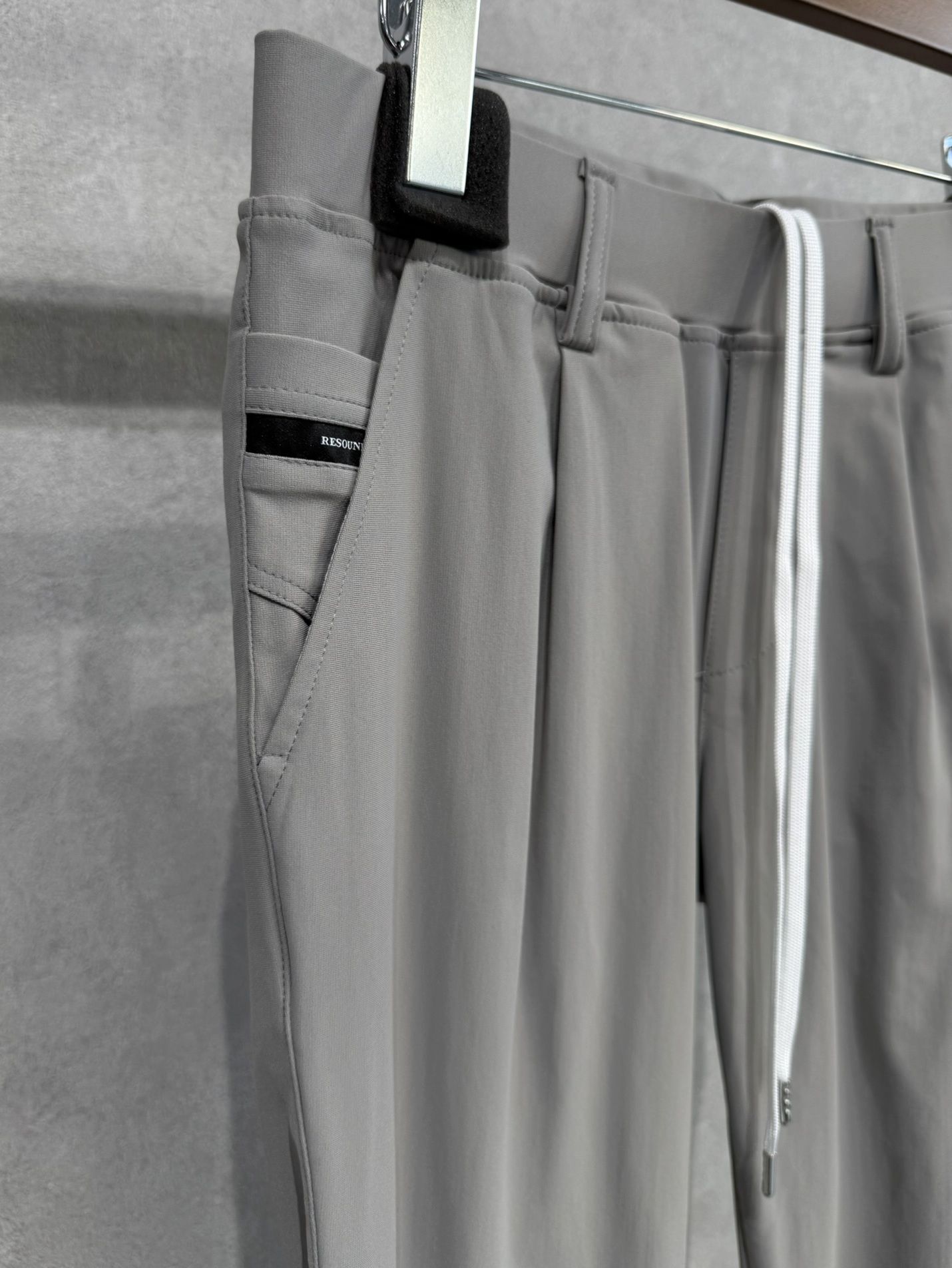 CHRIS EASY TUCK PANTS / RC39-ST-016T / ナイロンイージータックパンツ / グレー
