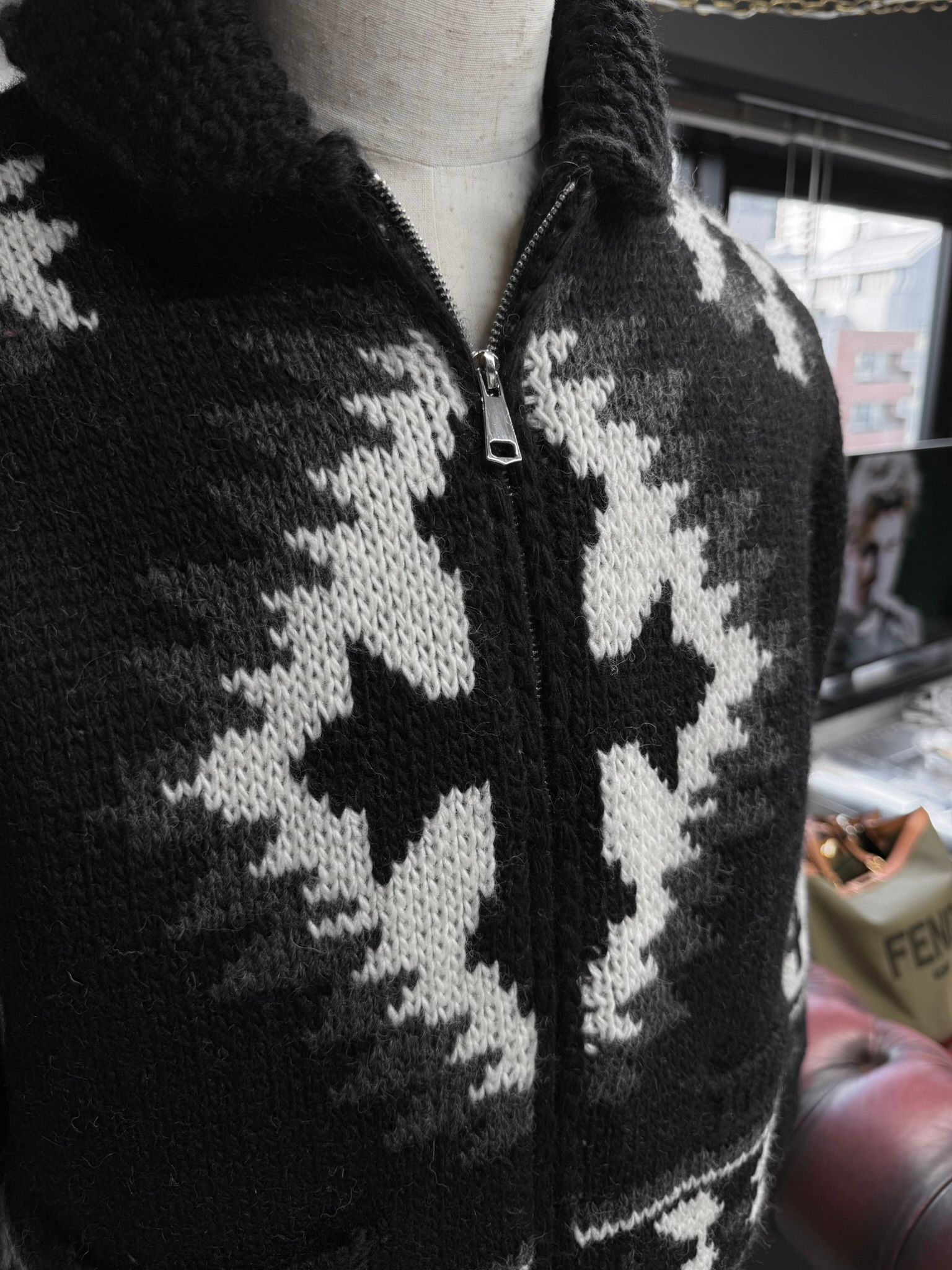 COWICHAN / RC42-K-001 / カウチンセーター / ブラック (11月中旬入荷予定)