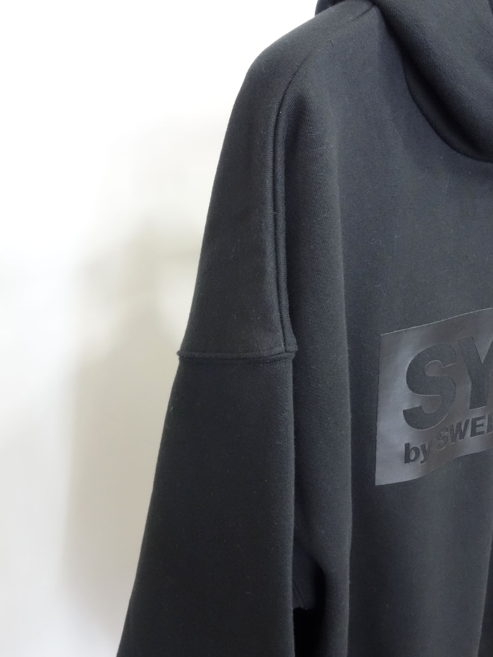 BOX LOGO BIG SILHOETTE HOODIE / 10512 / パーカー