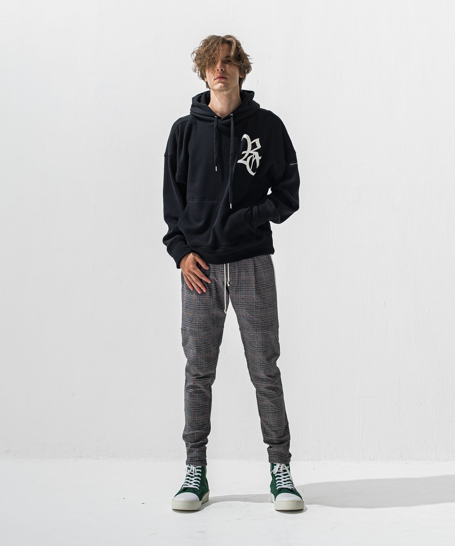 RC VELOURS FLEECE HOODIE / RC42-C-008 / 裏起毛RCロゴプルオーバーパーカー / ブラック (11月上旬入荷予定)