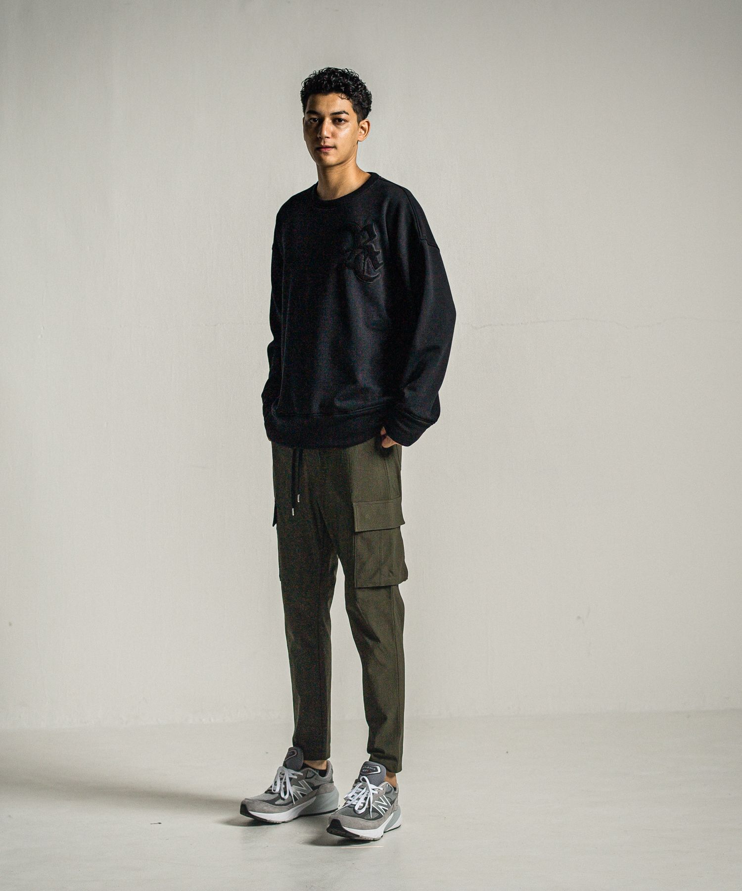 RESOUND CLOTHING - RC CHENILLE VELOURS FLEECE DROP TRAINER