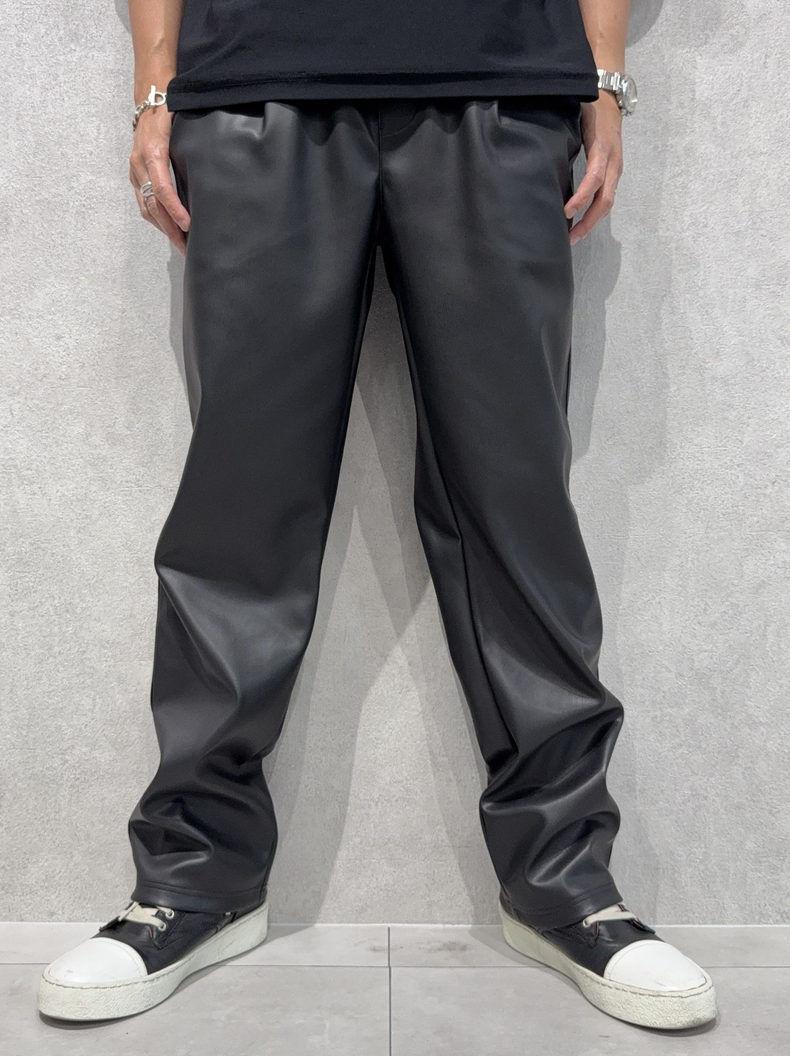 【LUKE別注】 CHRIS EASY WIDE TUCK PANTS / RC37-ST-016WTD / エコレザー ワイドパンツ / ブラック