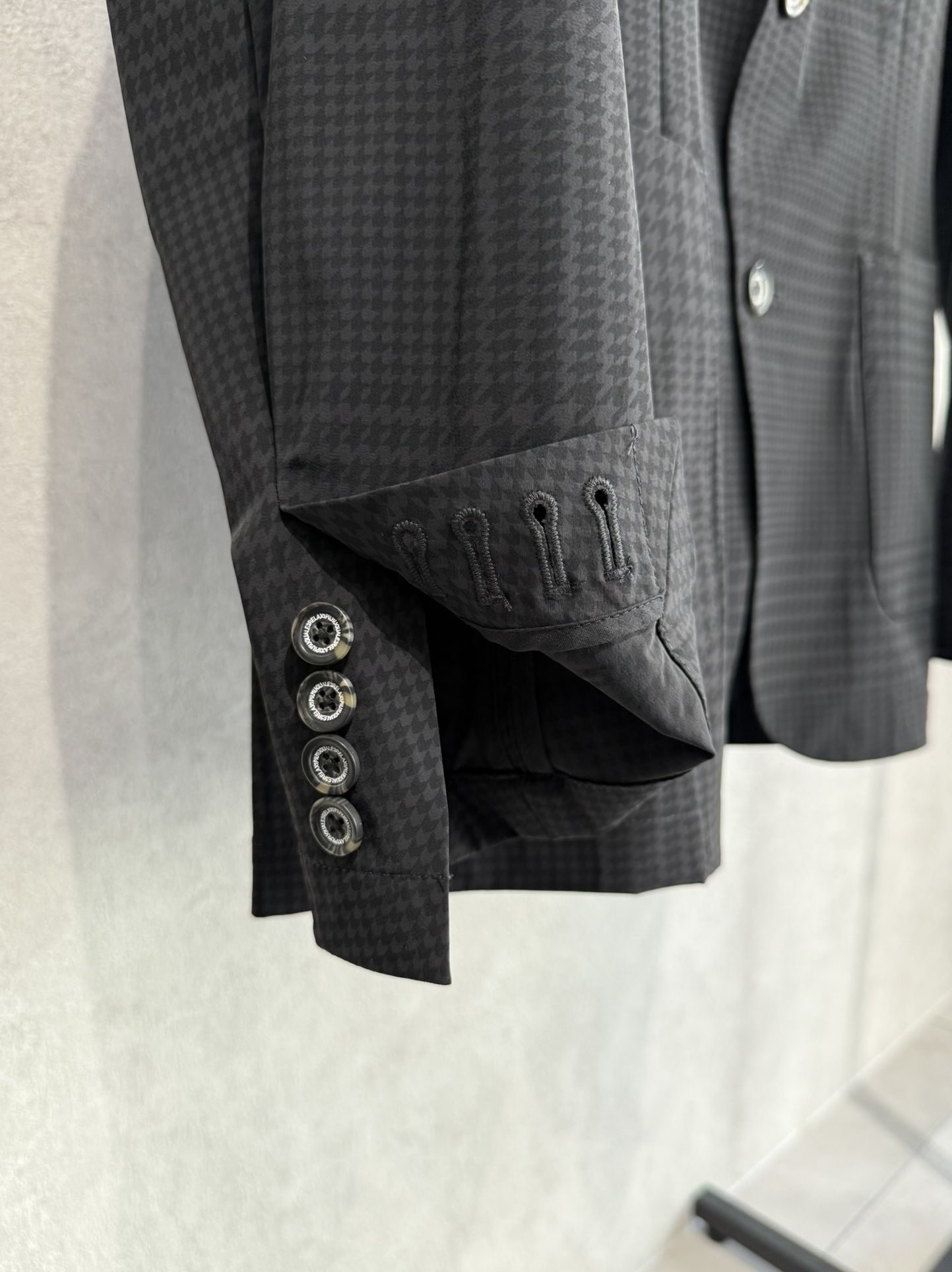 ストレッチナイロンセットアップ / uso-26062,usb-26062 / チャコール×ブラック(グレンチェック)