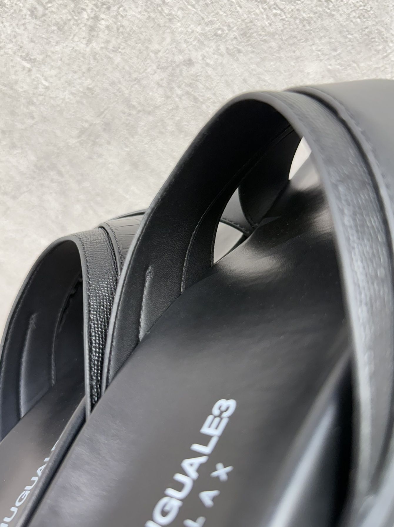 クロスストラップサンダル / usx-26003 / ブラック