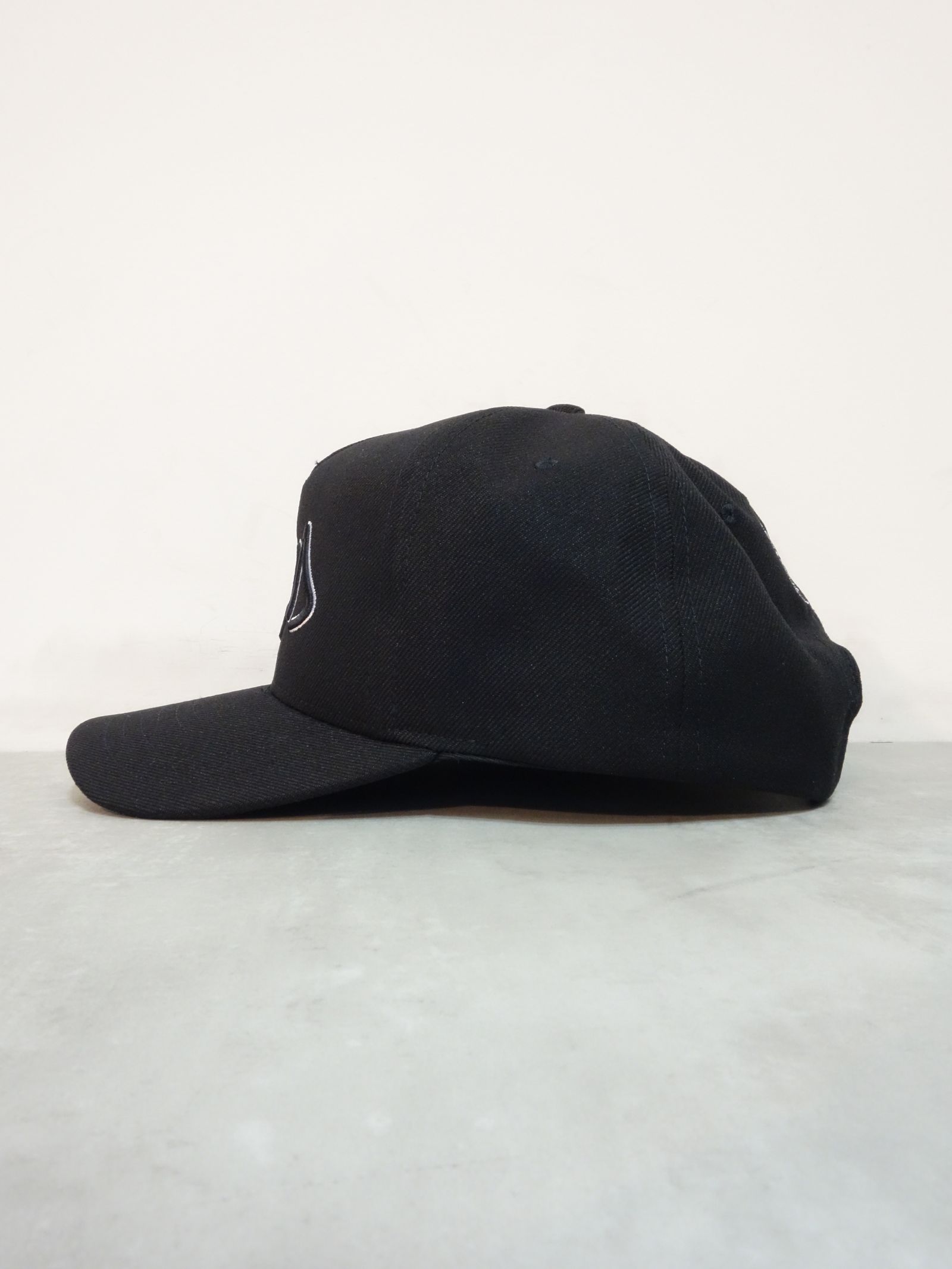 STAMPD - STAMPD SCRIPT 5 PANEL SNAPBACK / SLA-U2880HT / キャップ