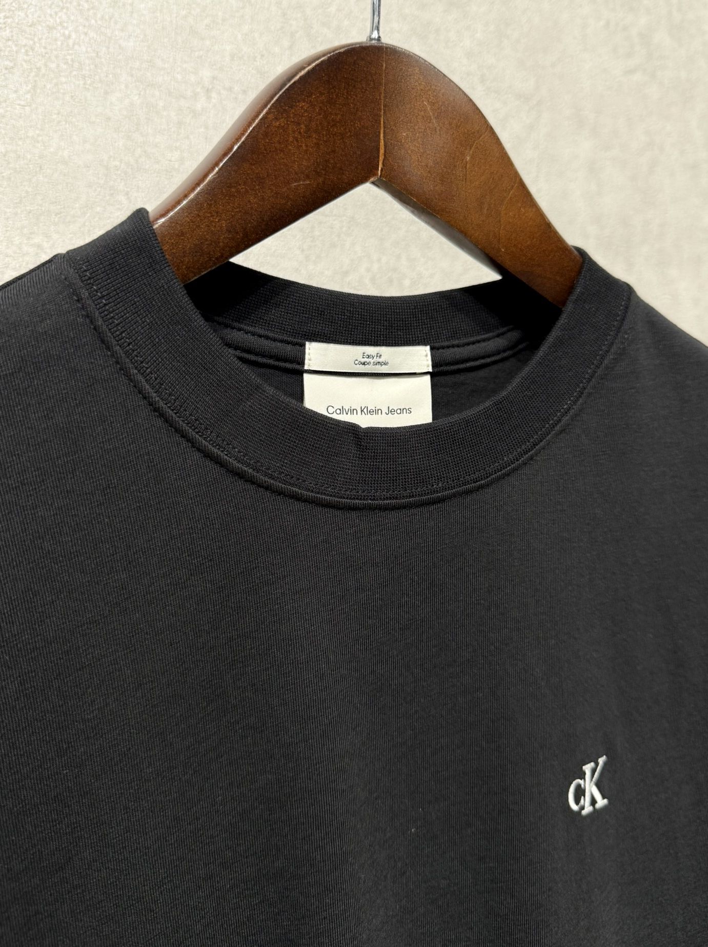 【Jung Kook/ジョングク、MINGYU/ミンギュ着用商品】 ショートスリーブイージーモノグラムTシャツ / 4RC275G / UB1(ブラック)