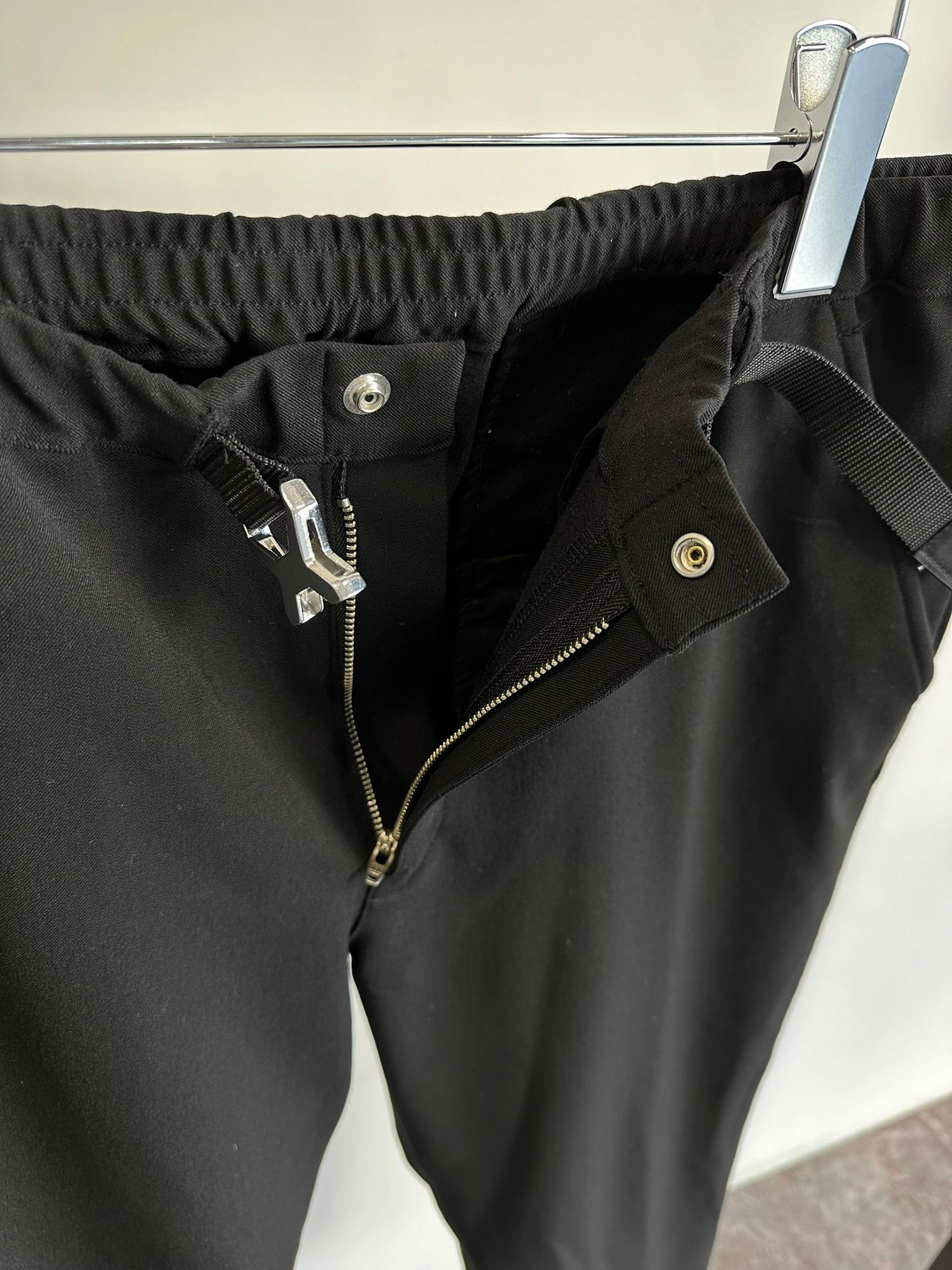 PAT WIDE EASY PANTS / RC31-ST-036 / ベルト付きテーパードワイドパンツ / ブラック