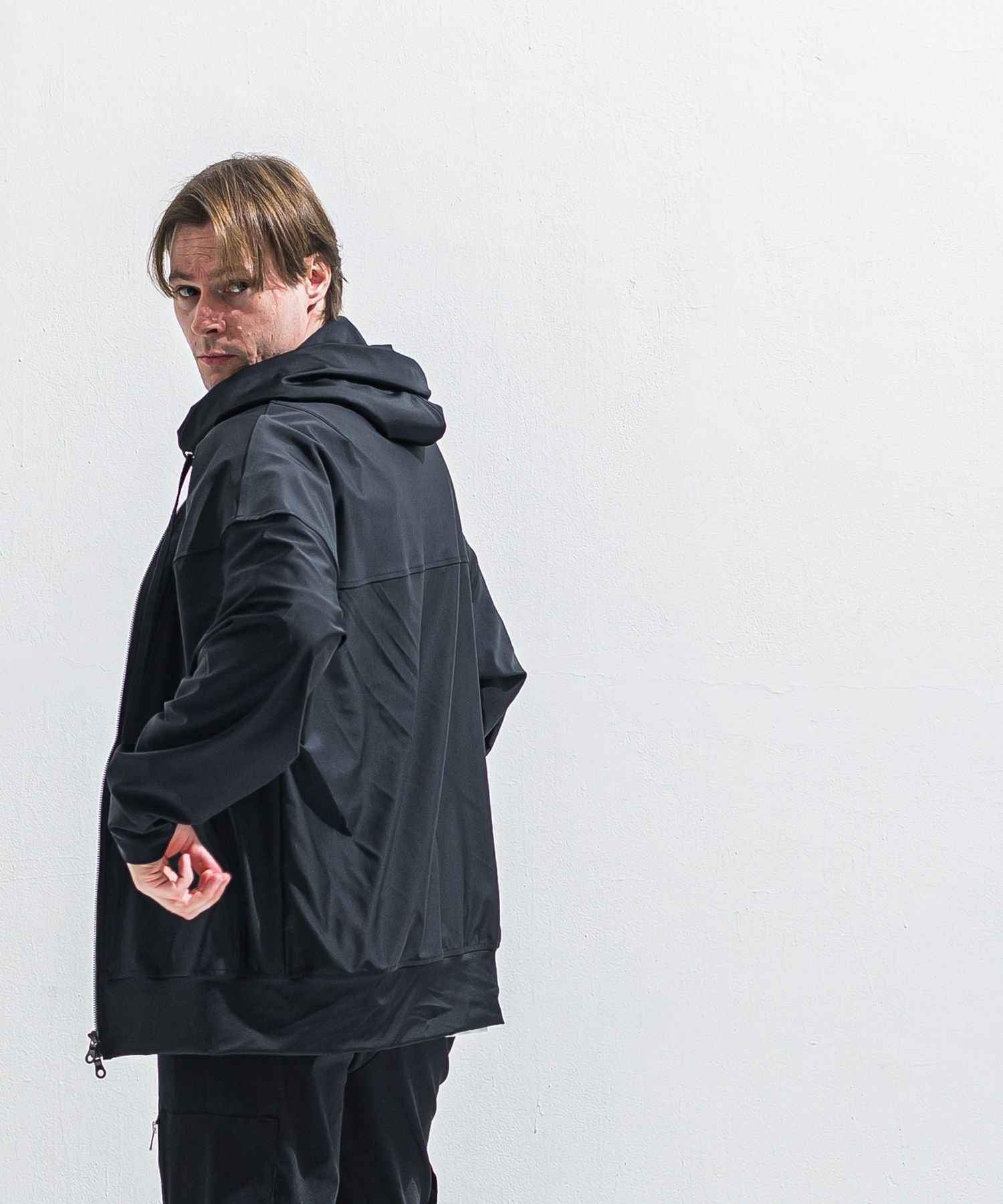 RUSH OVER ZIPUP HOODIE / RC40-C-001 / ラッシュガードパーカー / ブラック (5月下旬入荷予定)