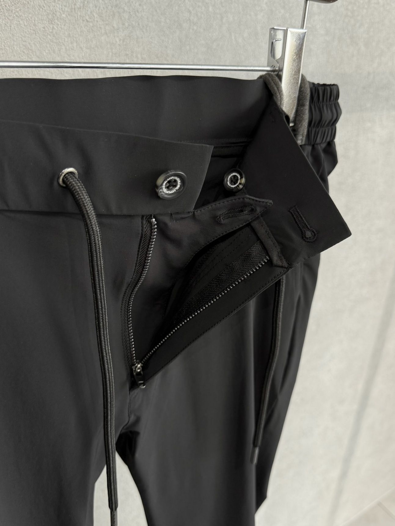 ストレッチナイロンセットアップ / uso-26062,usb-26062 / ブラック(無地)